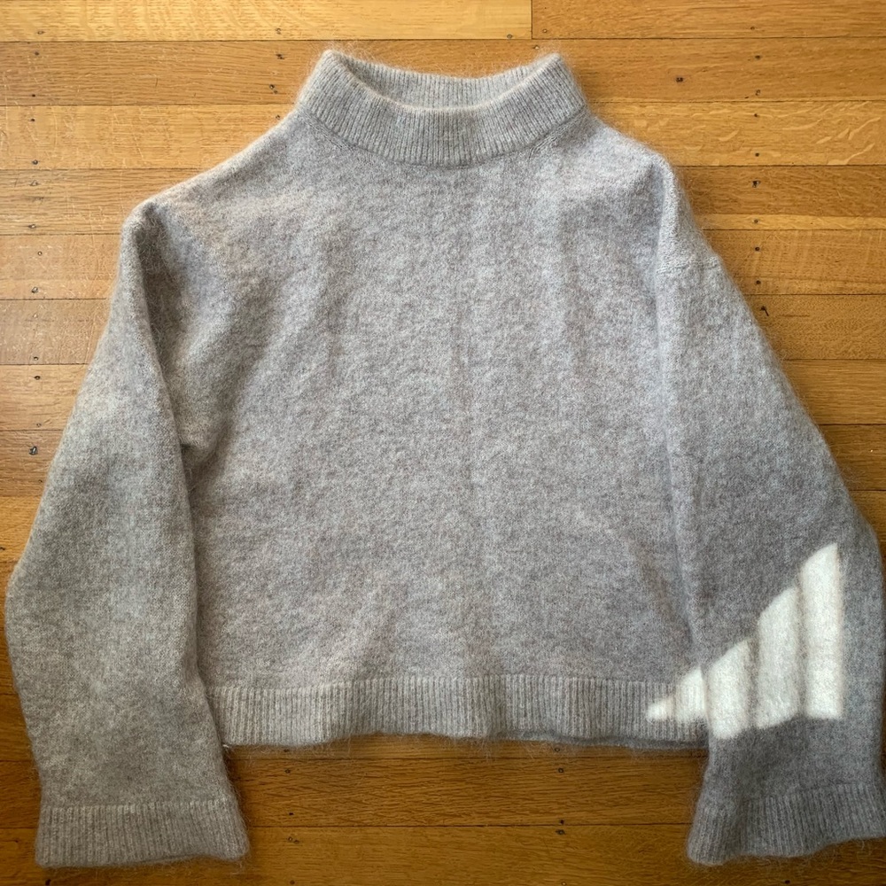 Cropped beige sweater